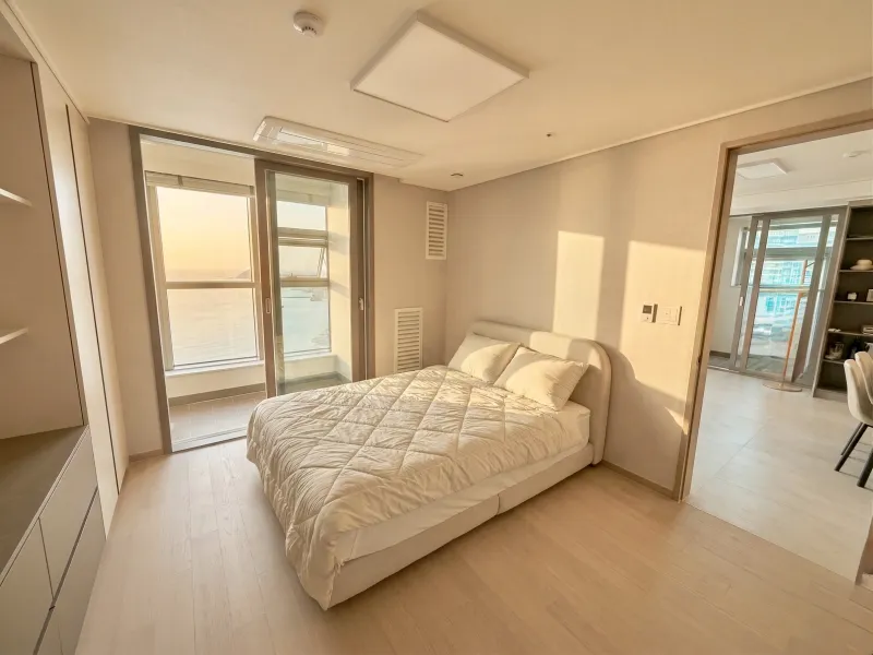 [Dong-gu, Busan] Busan Station Ocean View High-rise (52nd Floor) - Three-Room Fully Furnished 2