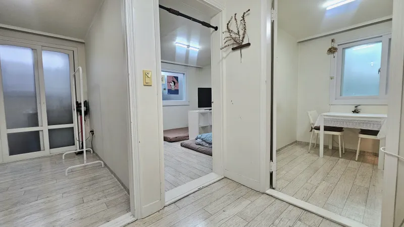 [Eunpyeong, Seoul] Room 3, well-lit, 15 minutes from Yeonsinnae, Hapjeong, Hongdae, and Jongno 5