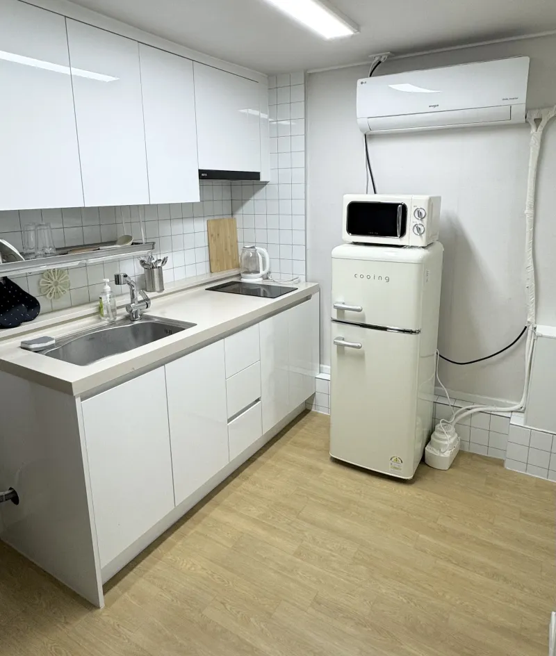 [Dongdaemun, Seoul] Two-room apartment 5 minutes from Sinseoldong Station - Unit 101, adjacent to Jongno, Myeongdong, and Seongsu 13
