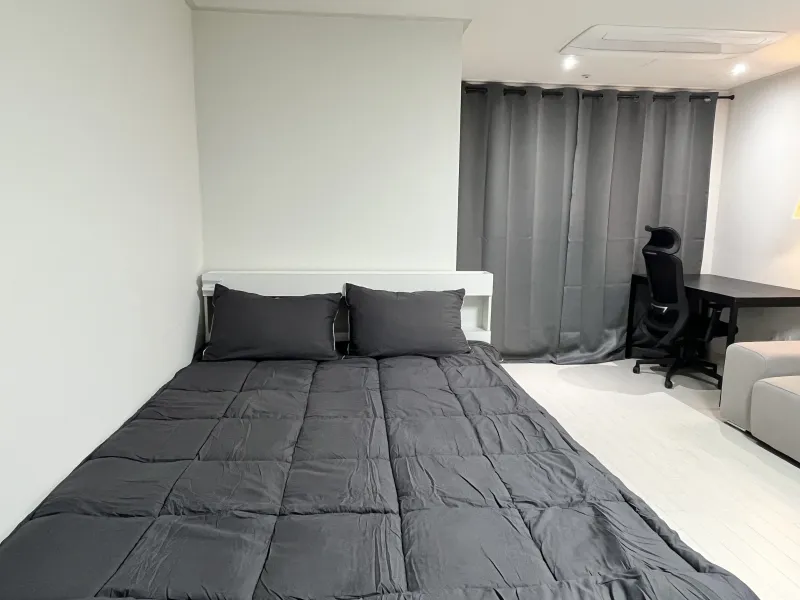 [Jongno, Seoul] 5-minute walk from Hyehwa Station / Premium Studio Room 304 3