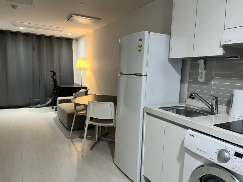 [Jongno, Seoul] 5-minute walk from Hyehwa Station / Premium Studio Room 304 13
