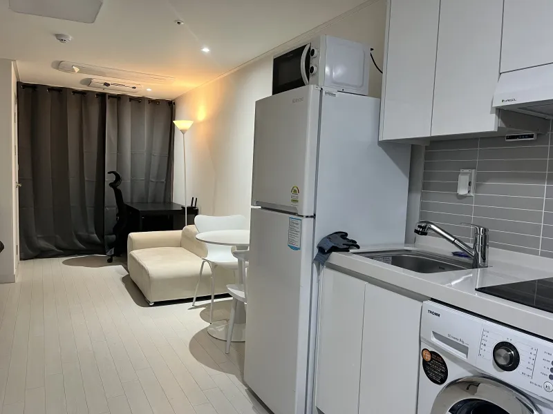 [Jongno, Seoul] 5-minute walk from Hyehwa Station / Premium Studio Room 302 13