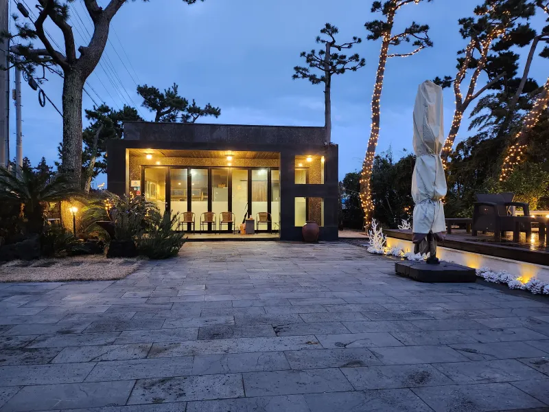 [Pyoseon, Seogwipo] House No. 102 with a Swimming Pool 9