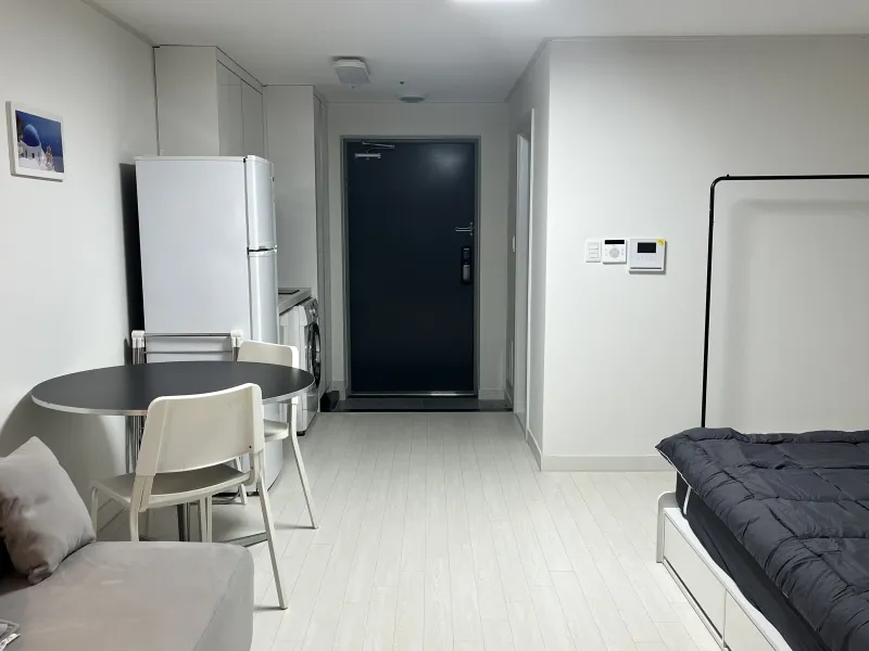 [Jongno, Seoul] 5-minute walk from Hyehwa Station / Premium Studio Room 304 4