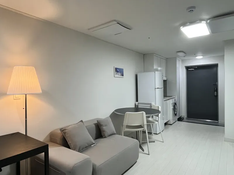[Jongno, Seoul] 5-minute walk from Hyehwa Station / Premium Studio Room 304 8