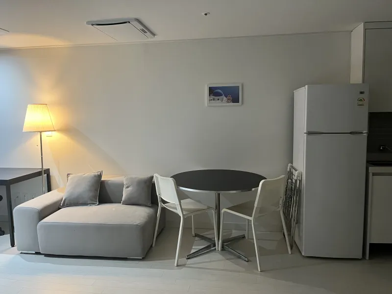 [Jongno, Seoul] 5-minute walk from Hyehwa Station / Premium Studio Room 304 14