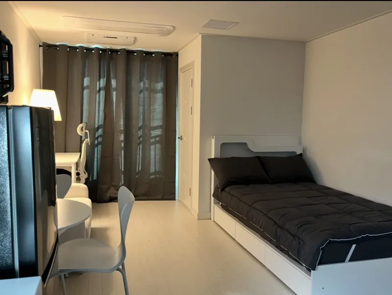 [Jongno, Seoul] 5-minute walk from Hyehwa Station / Premium Studio Room 301 2