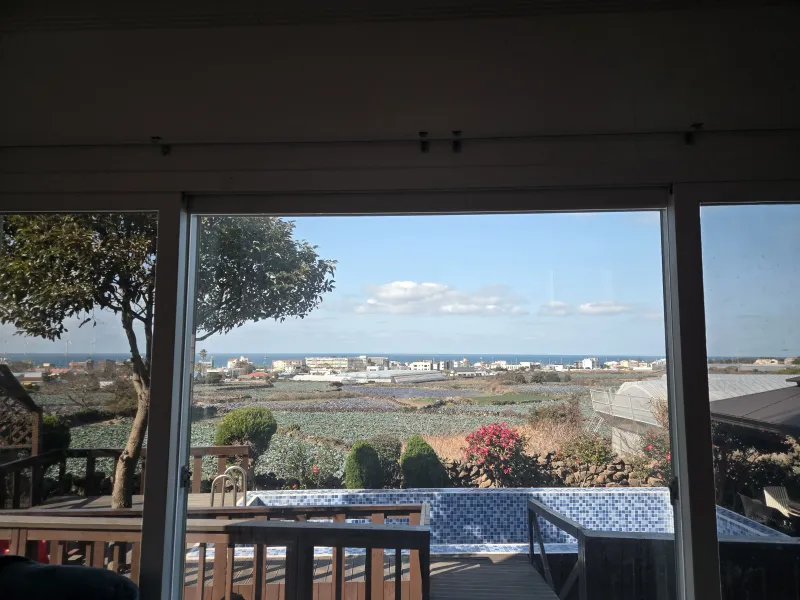 [Aewol, Jeju] Independent accommodation with a large garden and swimming pool overlooking the Gwakji Sea 34