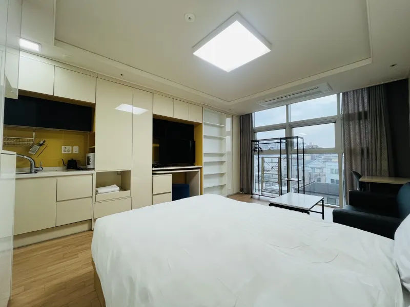 [Yongsan, Seoul] Studio apartment near Seoul Station with good storage space 2