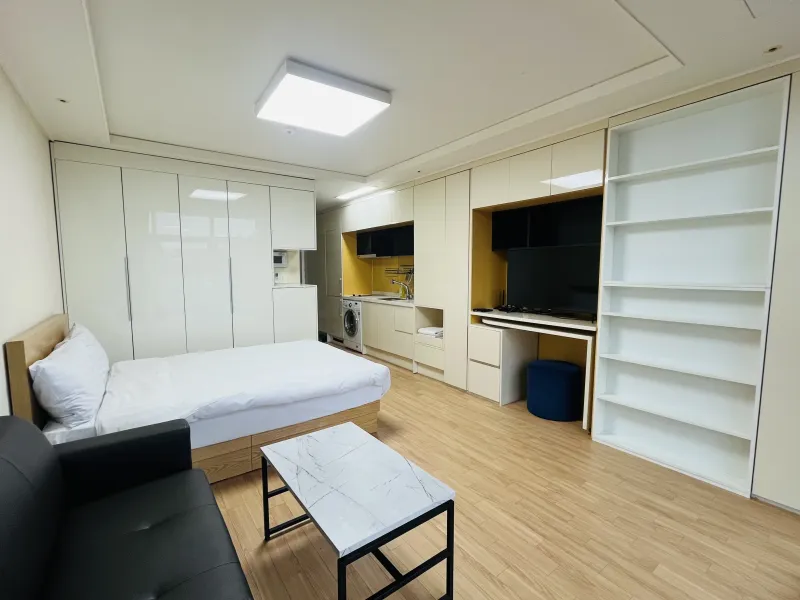 [Yongsan, Seoul] Studio apartment near Seoul Station with good storage space 3