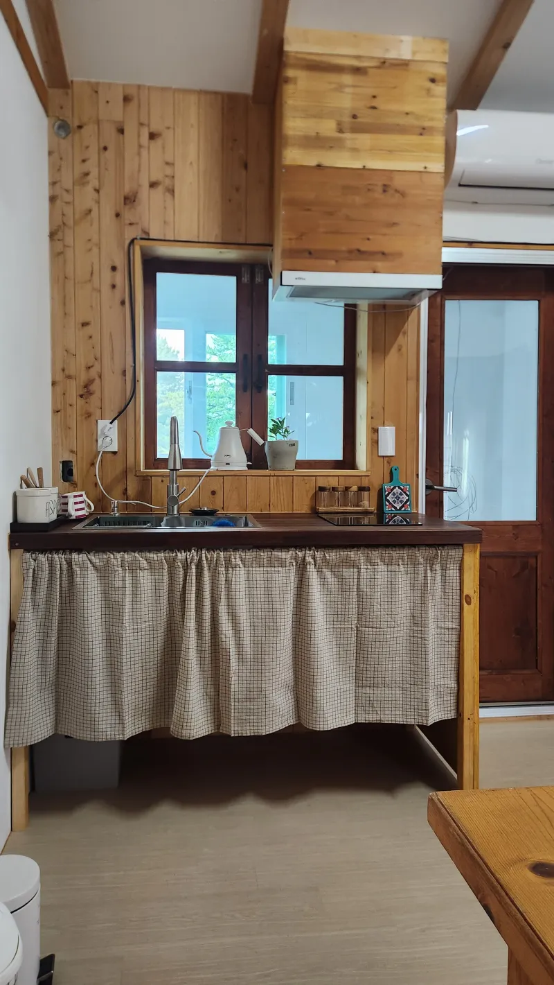 [Aewol, Jeju] Mont Blanc / Private 2nd-floor two-room unit filled with the scent of wood #PetFriendly 6