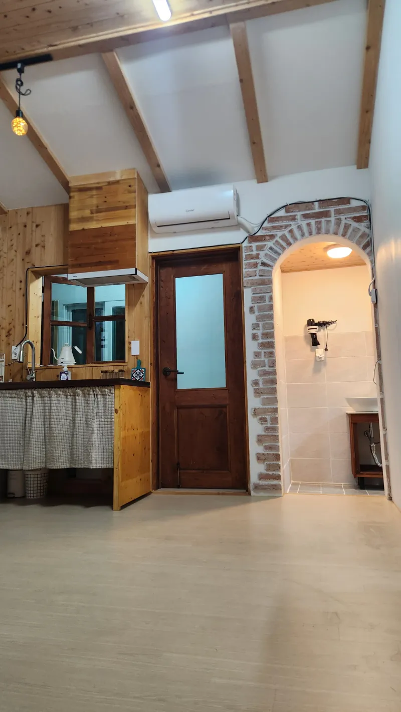 [Aewol, Jeju] Mont Blanc / Private 2nd-floor two-room unit filled with the scent of wood #PetFriendly 7