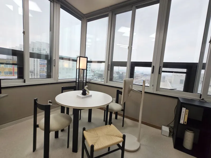[Seo-gu, Gwangju] Sangmu Midori House² | Queen Bed 2 | LG Stand By Me | 5