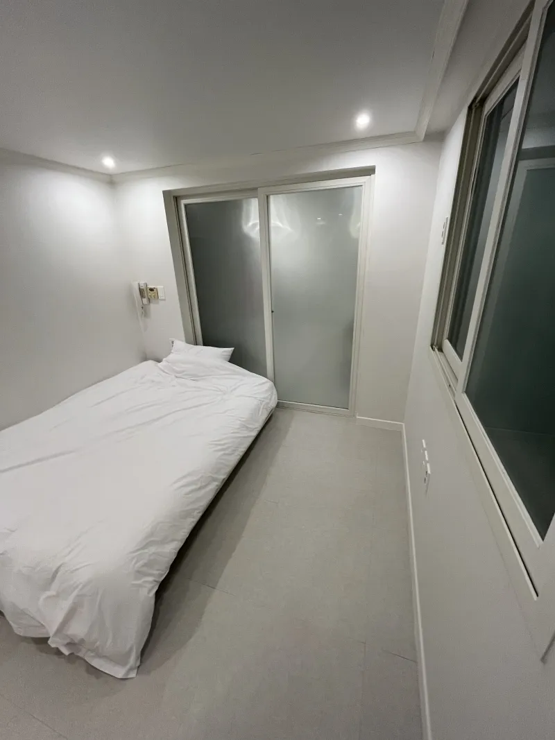[Seo-gu, Daejeon] Fully Remodeled 1.5-Room Apartment near Dunsan, Yongmun, and Tanbang Stations 3