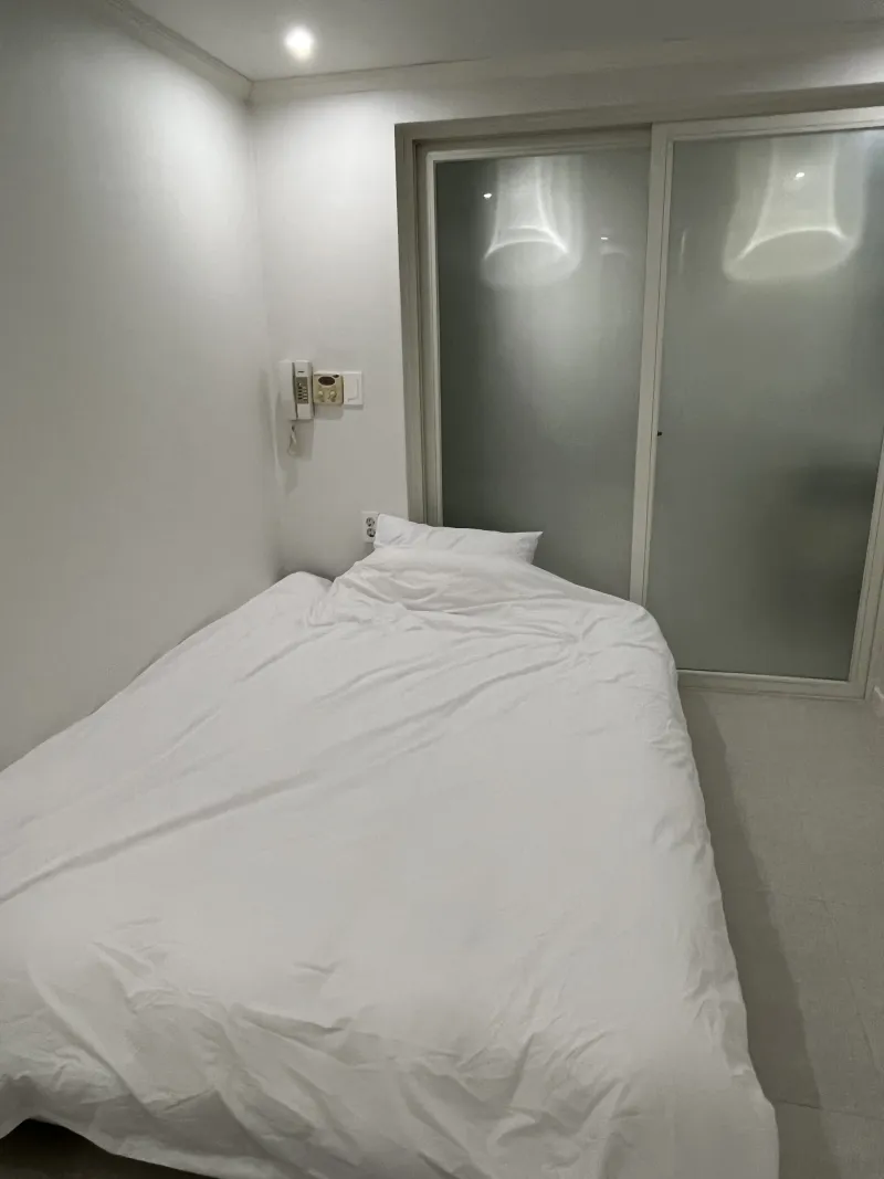 [Seo-gu, Daejeon] Fully Remodeled 1.5-Room Apartment near Dunsan, Yongmun, and Tanbang Stations 2