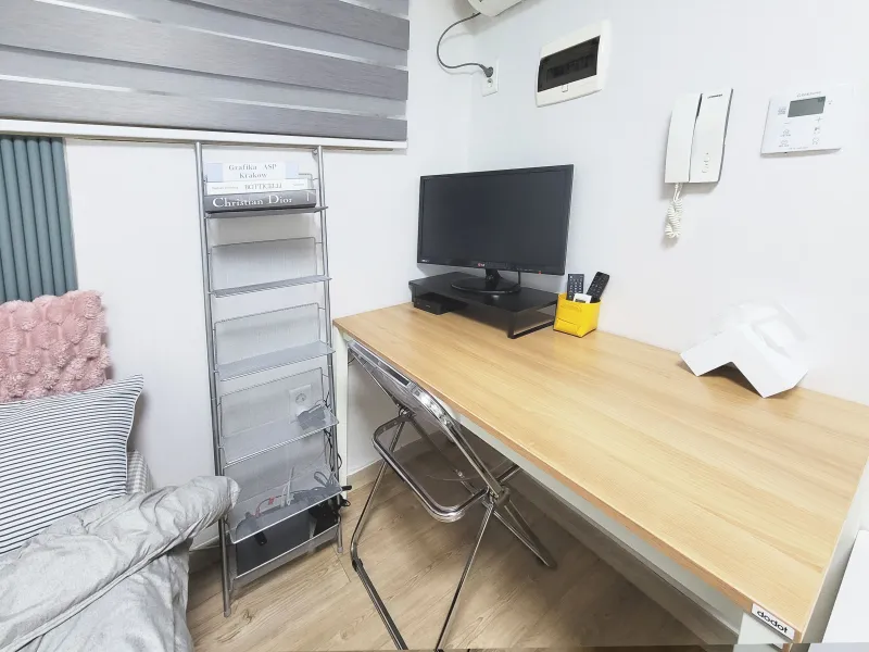 [Gwanak, Seoul] Bright basement apartment near Seoul National University Station 12