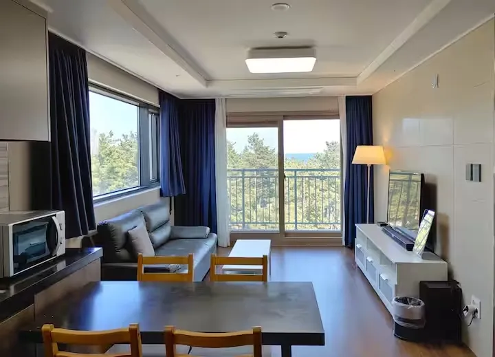 [Sokcho] Newly Built Residence AB 1.5 Room Ocean View, 1-Minute Walk from Beach B 7