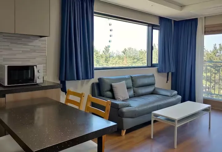 [Sokcho] Newly Built Residence AB 1.5 Room Ocean View, 1-Minute Walk from Beach B 8