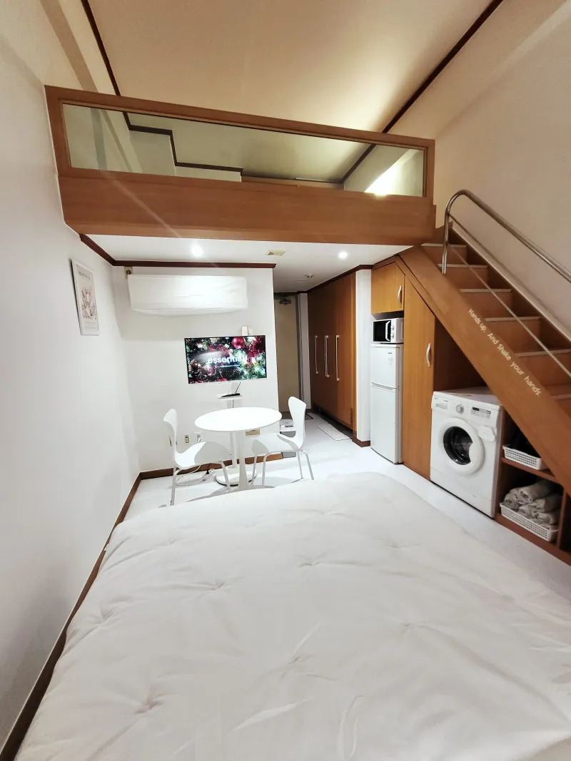 [서울 송파] 잠실9호선삼전역 도보2분,복층,2베드,4인가능 9