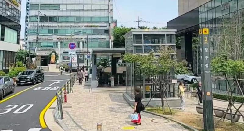 [서울 강남] 압구정을 품은 나만의 공간 26