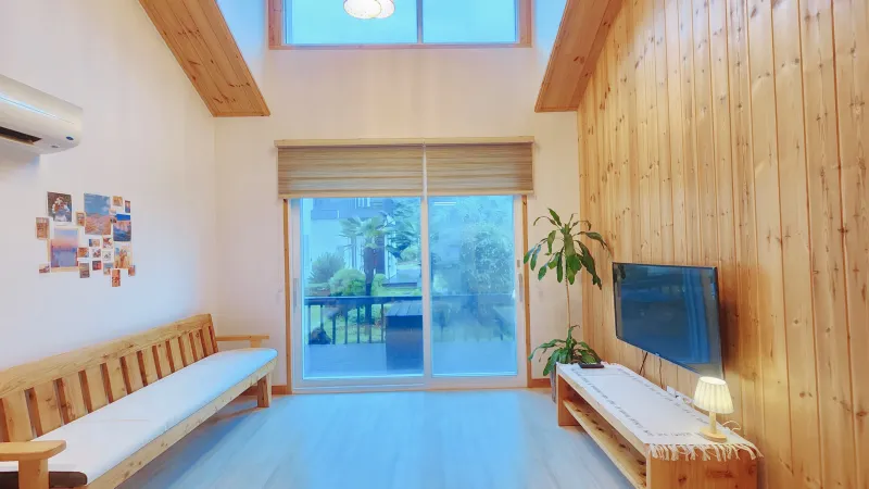 [Andeok, Seogwipo][Jeju Sagye-ri] Room 101, Duplex Pension Below Sanbangsan Mountain 8