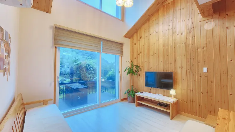 [Andeok, Seogwipo][Jeju Sagye-ri] Room 101, Duplex Pension Below Sanbangsan Mountain 7