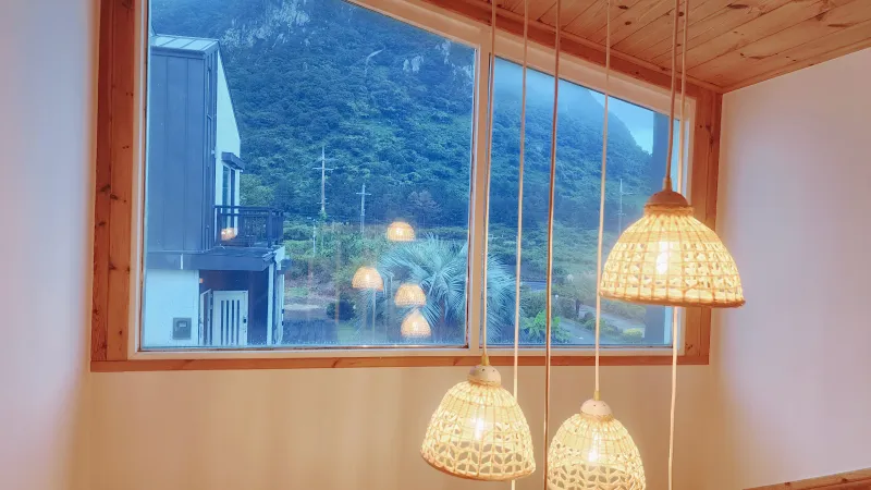 [Andeok, Seogwipo][Jeju Sagye-ri] Room 101, Duplex Pension Below Sanbangsan Mountain 4