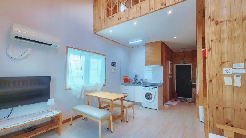 [Andeok, Seogwipo][Jeju Sagye-ri] Room 102, Duplex Pension Below Sanbangsan Mountain 5