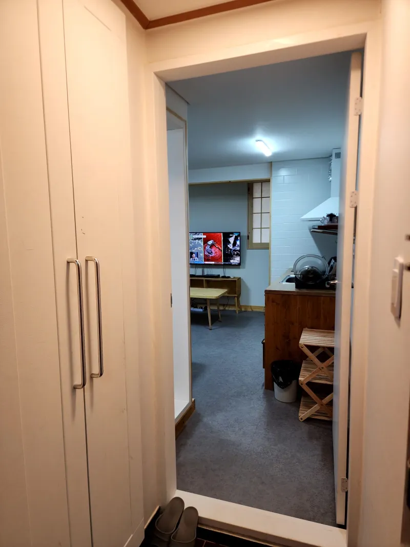 [Gangnam, Seoul] 9-minute walk from Yeoksam Station, fully furnished studio Neobang 13