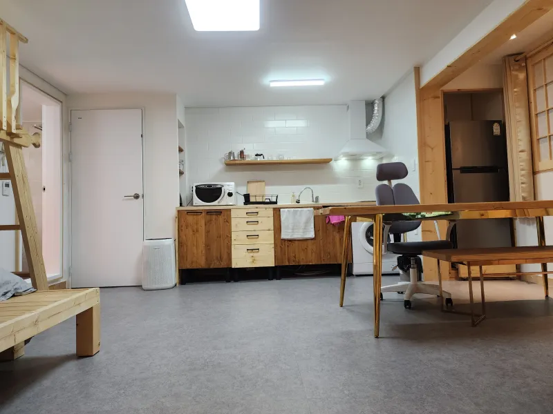 [Gangnam, Seoul] Fully Furnished Studio Jeongheebang, 9-Minute Walk from Yeoksam Station 9