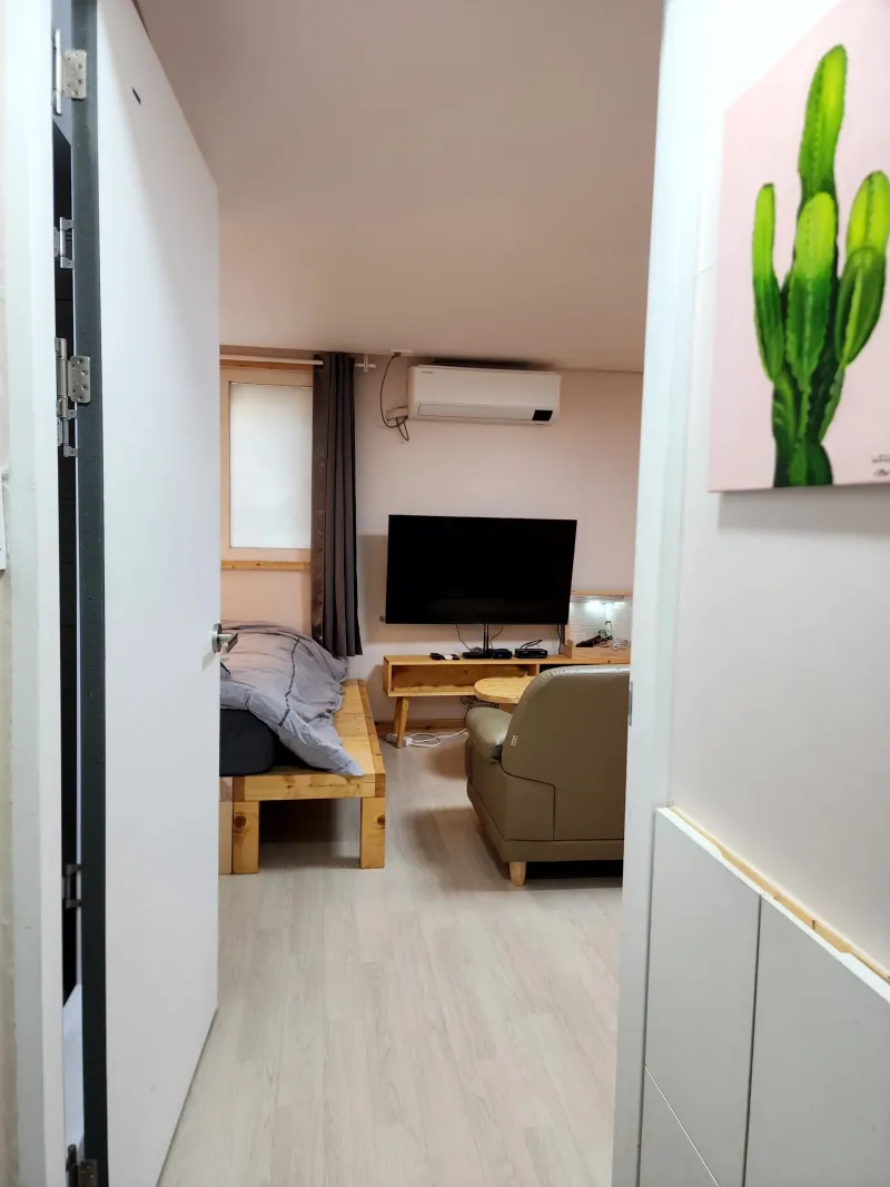[Gangnam, Seoul] Fully Furnished Studio Unit 204, 9-minute walk from Yeoksam Station 16