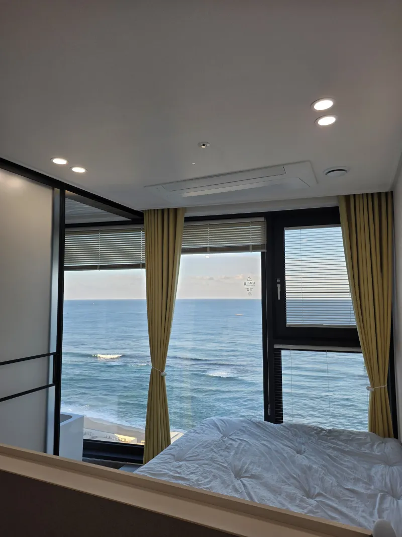 [Goseong][Goseong-gun, Gangwon-do] Workcation & Month-long Stay / 12th-floor Ocean View Stylish Accommodation 3