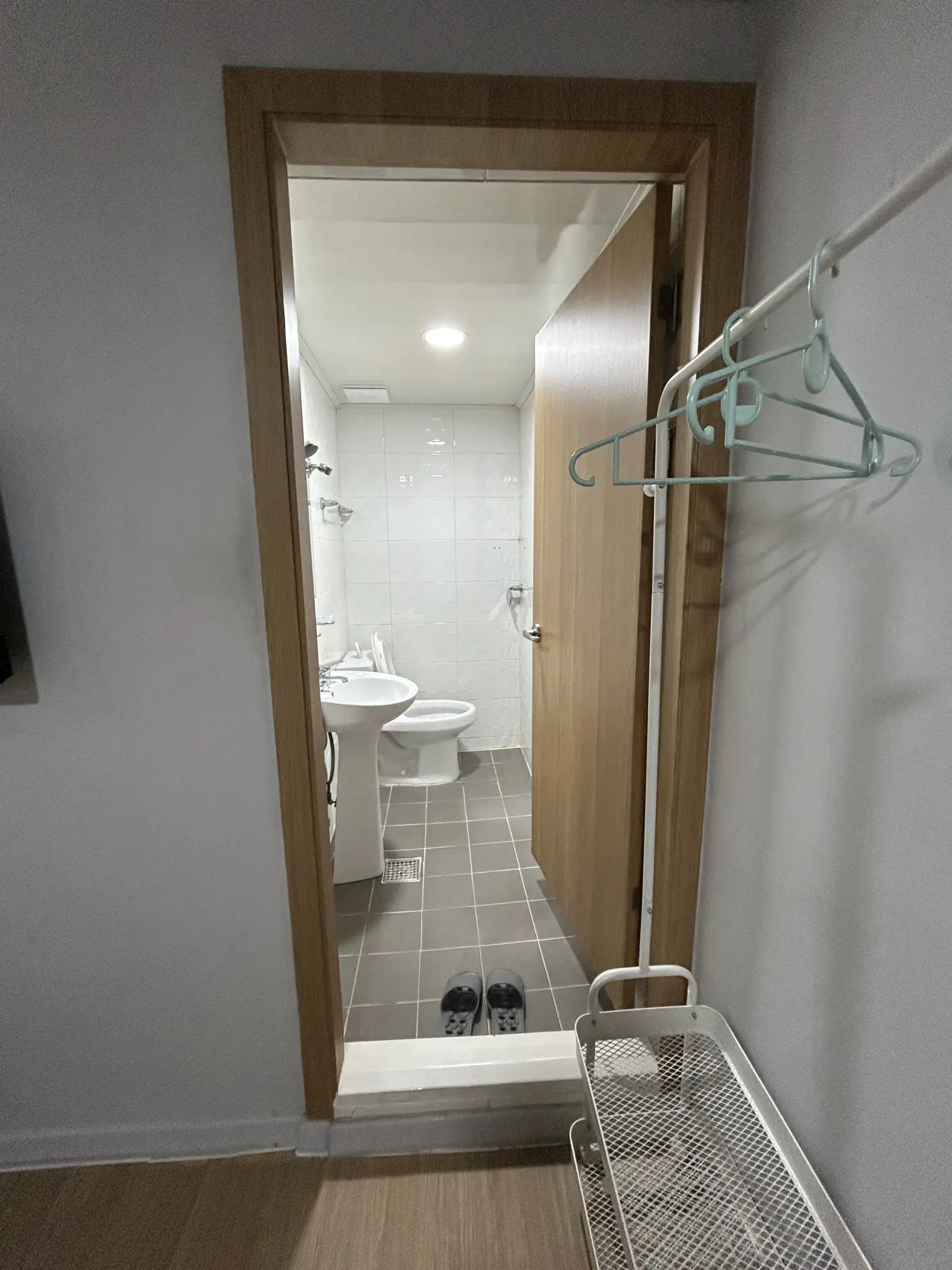 화장실-{{toilet_count}} 사진 1 - 신흥역 역세권 하우스 (원룸·최대 1인)