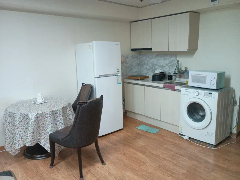 [Seogwi-dong, Seogwipo] Spacious one-room officetel on the 7th floor near Ollae Market 3