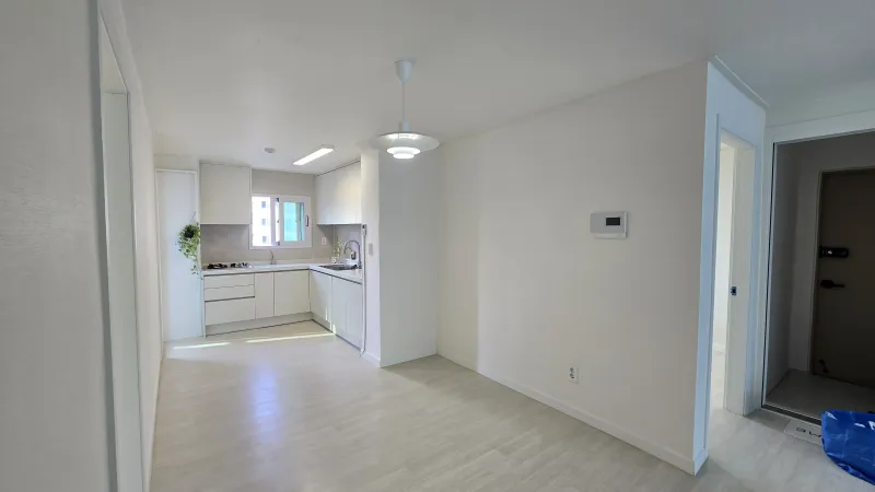 [Seodaemun, Seoul][Seoul Muakjae Station] Short-term rental, 10-minute commute to Gwanghwamun and Gyeongbokgung Palace, currently undergoing interior renovation 24