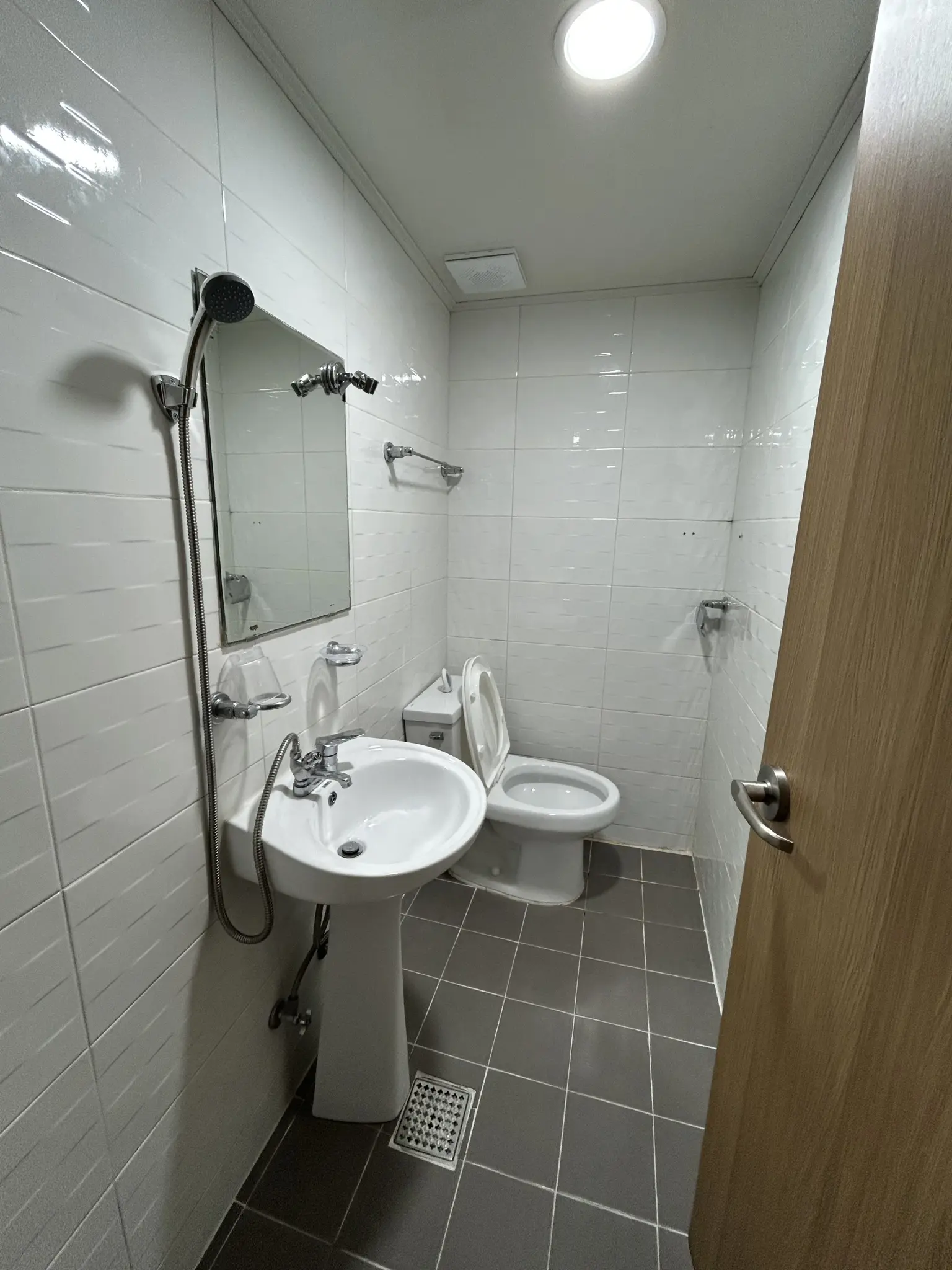 화장실-{{toilet_count}} 사진 2 - 신흥역 역세권 하우스 (원룸·최대 1인)