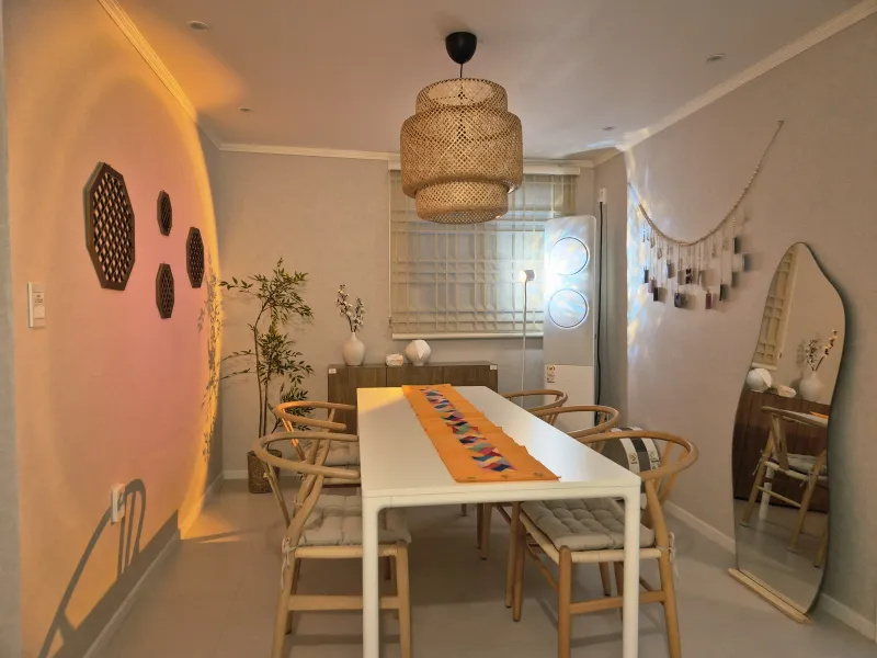 [Yeongdeungpo, Seoul][Yeongdeungpo-gu, Seoul] 3 mins from Yeongdeungpo-gu Office Station | A small Hanok in Seoul | 3 rooms, 4 queen beds 6