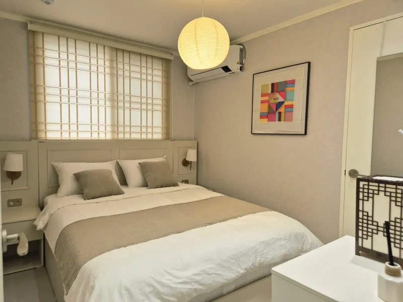 [Yeongdeungpo, Seoul][Yeongdeungpo-gu, Seoul] 3 mins from Yeongdeungpo-gu Office Station | A small Hanok in Seoul | 3 rooms, 4 queen beds 3