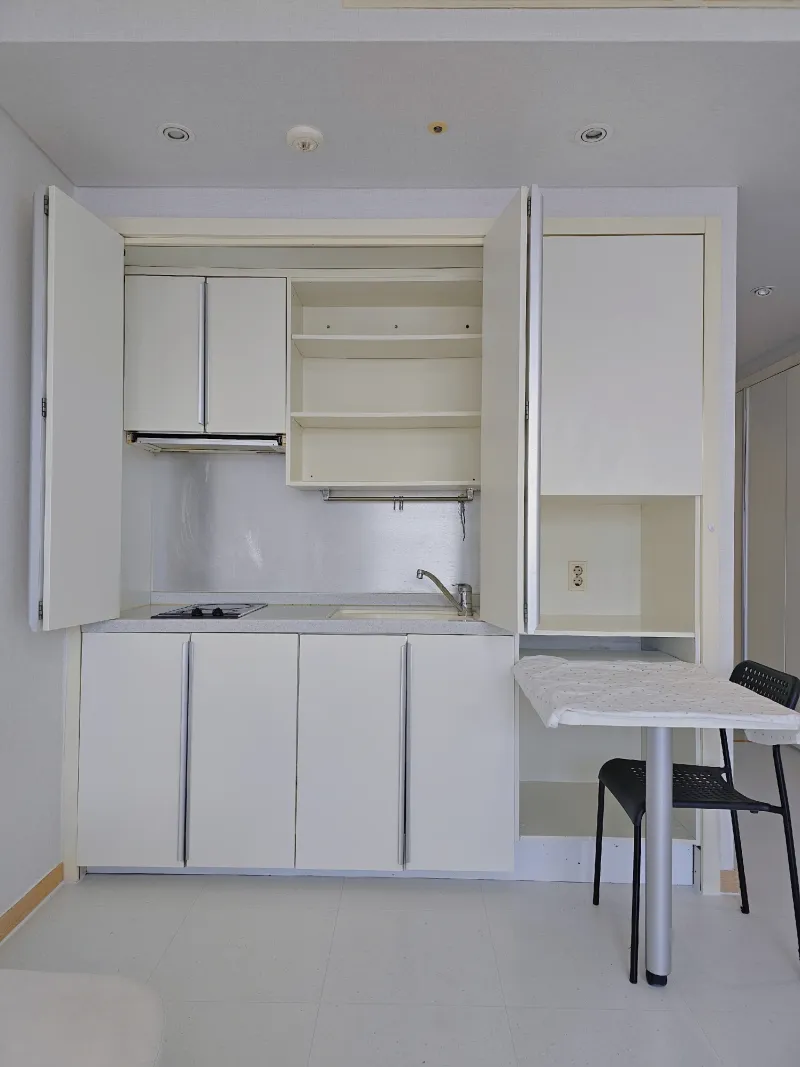 [Yeongjong, Incheon] New White Interior at Incheon Airport on Yeongjong Island 10