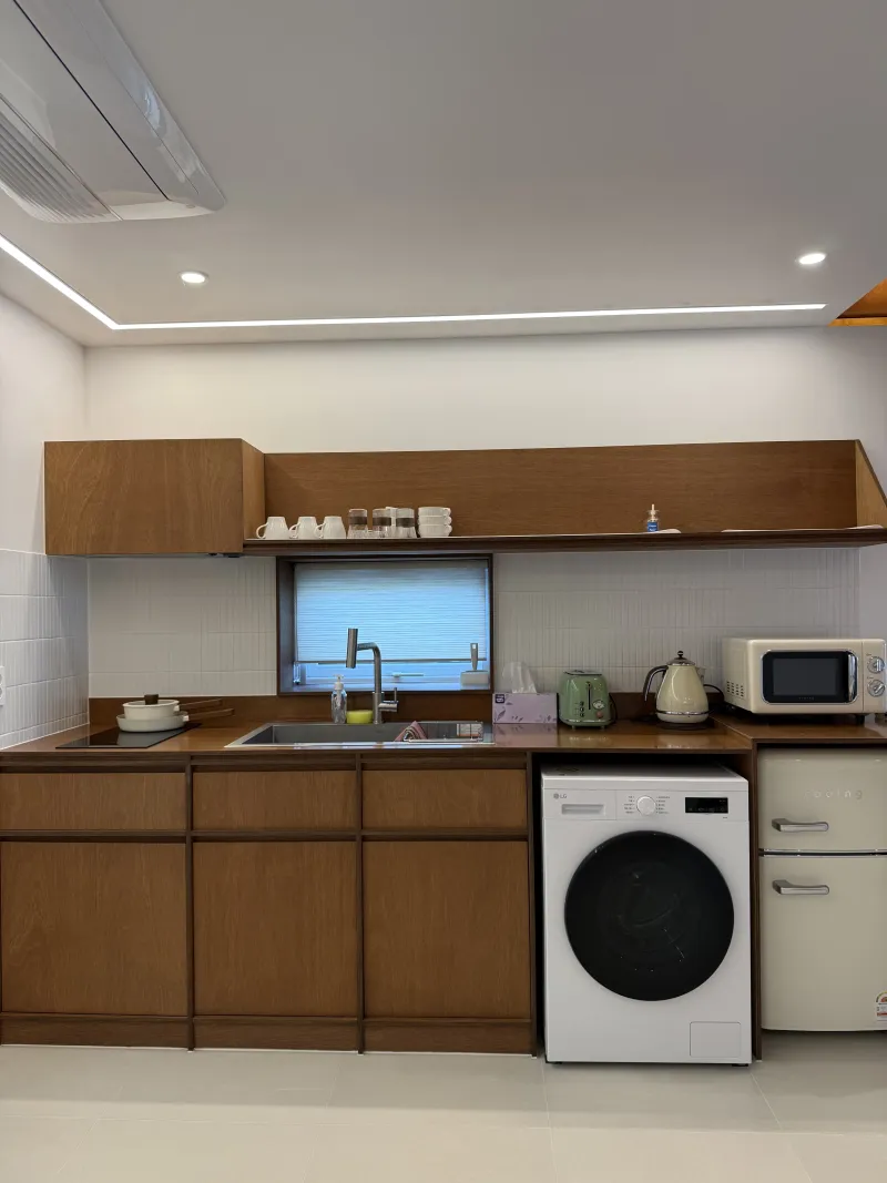 [Seogwi-dong, Seogwipo] Detached house with a volcanic scoria yard near downtown Lee Jung-seop Street 16