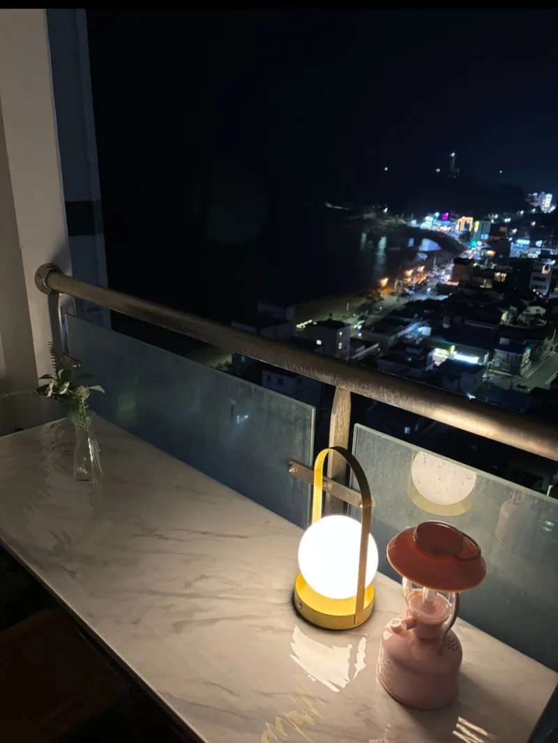 [강원 속초] 속초의 맑은 하늘과 동해바다의 푸른 빛이 만나 눈부신 공간 44