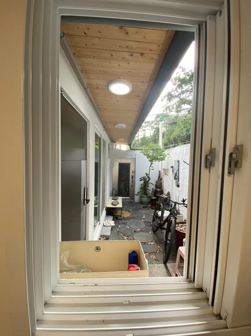 [Dongjak, Seoul] 3 minutes from Chung-Ang University, 30 minutes from Gangnam, a charming Sunshine Stay with a yard 20