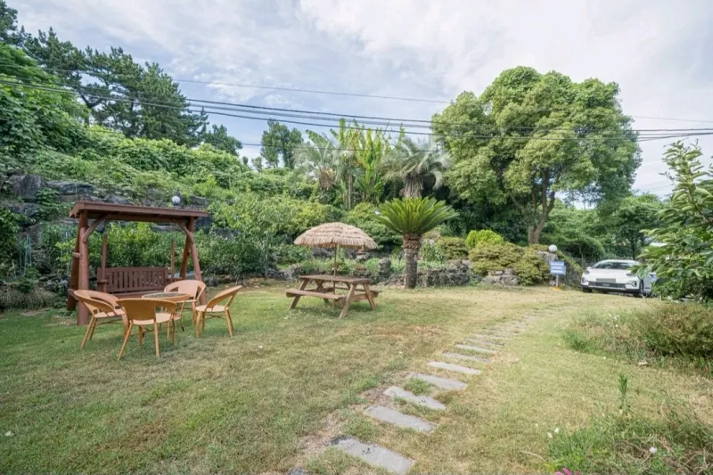 [Haye-dong, Seogwipo] Jungmun / Walk & Quiet Accommodation #PetFriendly #3MinutesFromValley #Room202 11