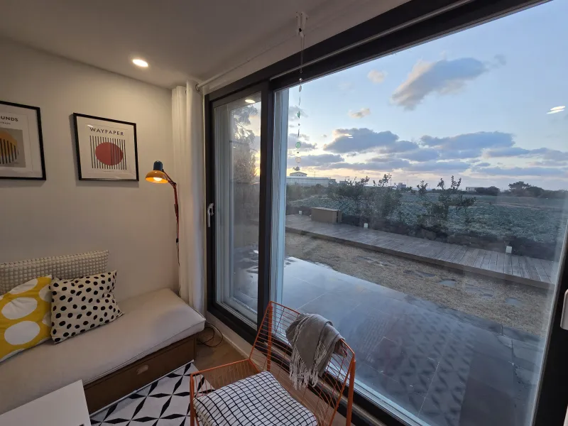 [Hangyeong, Jeju] Private house with ocean view, spacious garden, and neat interior in a quiet seaside village on the west 45