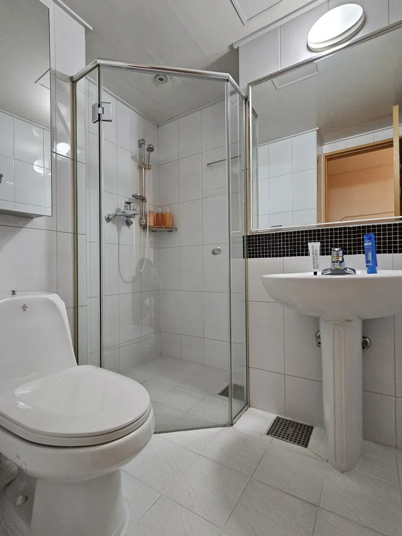 [Gangnam, Seoul] BEST Yeoksam Station 3 min walk 2 double beds 3