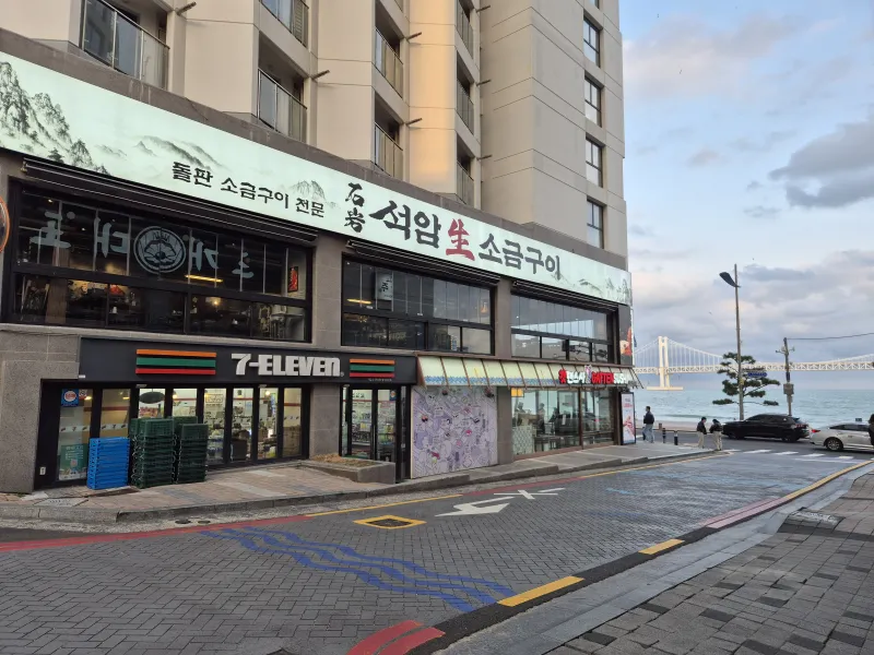 [Suyeong, Busan] Gwangalli Ocean View Fully Furnished / Oceanfront Studio 23