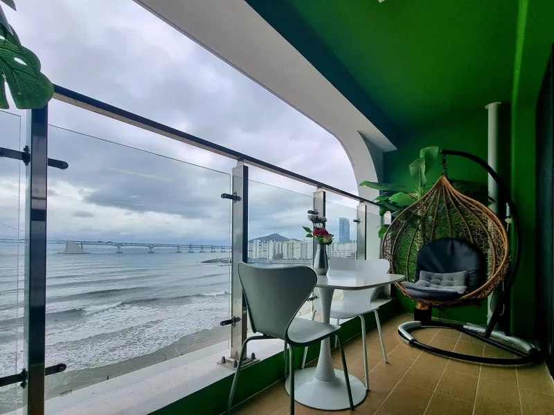 [Suyeong, Busan] Good Morning Gwangalli #FrontRowBeach #LiveBeachView #KillerView #GreatView #Workcation 24