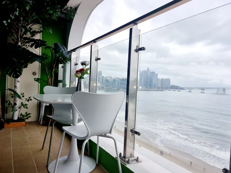 [Suyeong, Busan] Good Morning Gwangalli #FrontRowBeach #LiveBeachView #KillerView #GreatView #Workcation 26