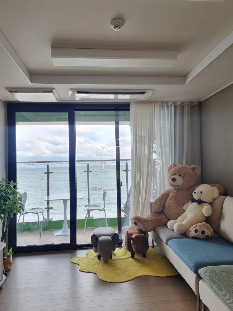 [Suyeong, Busan] Good Morning Gwangalli #FrontRowBeach #LiveBeachView #KillerView #GreatView #Workcation 19