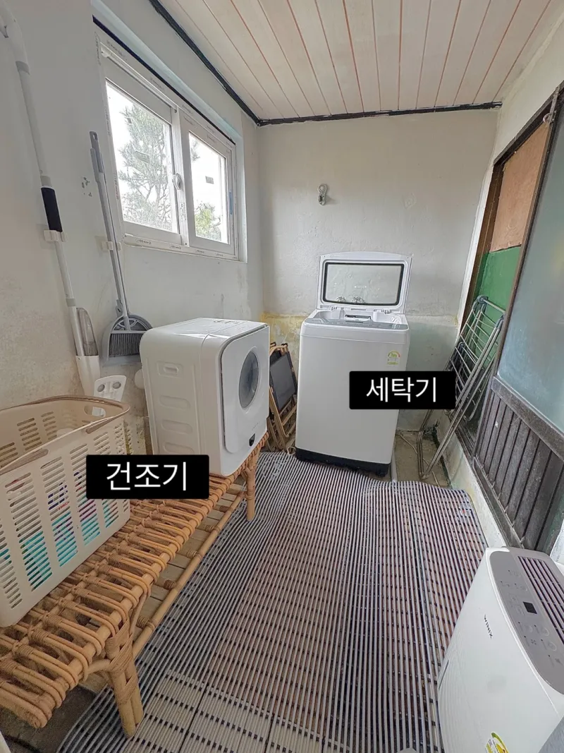 [Hallim, Jeju] Wolyeong Beach Jeju emotional old house 44